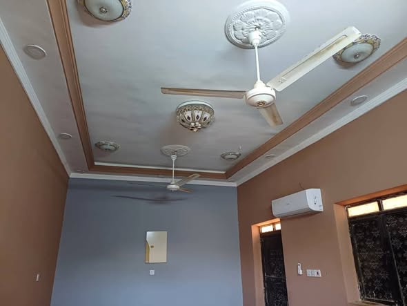 Building for sale — 2