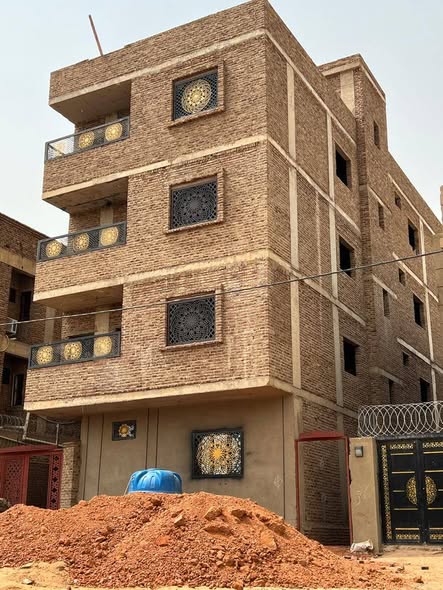 Building for sale — 4