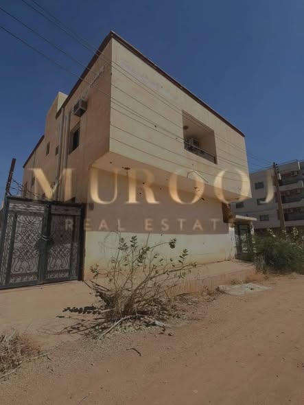 Building for sale — 4
