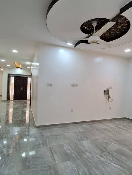Building for sale — 2