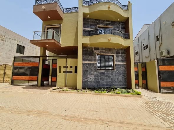 Building for sale — 3