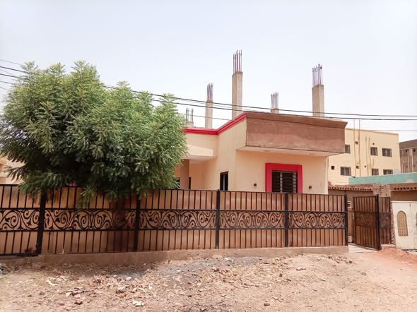 Building for sale — 4