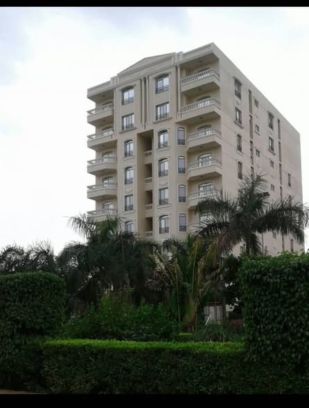 Building for sale — 3