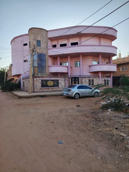 Building for sale — 5