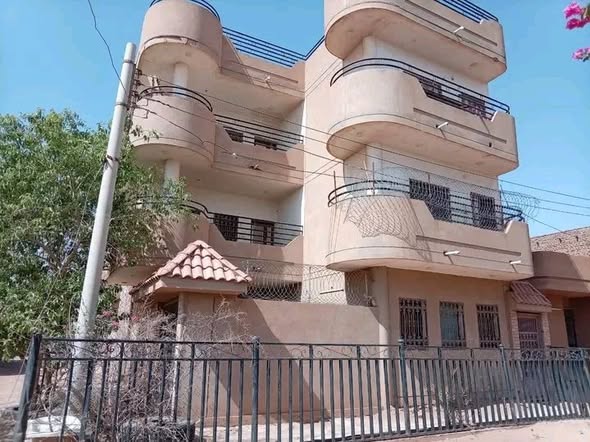 Building for sale — 2