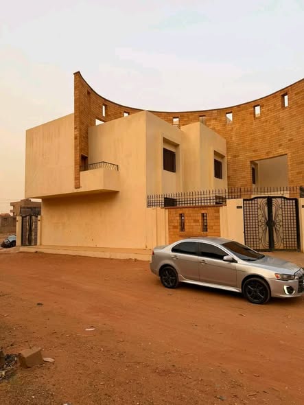 Building for sale — 4