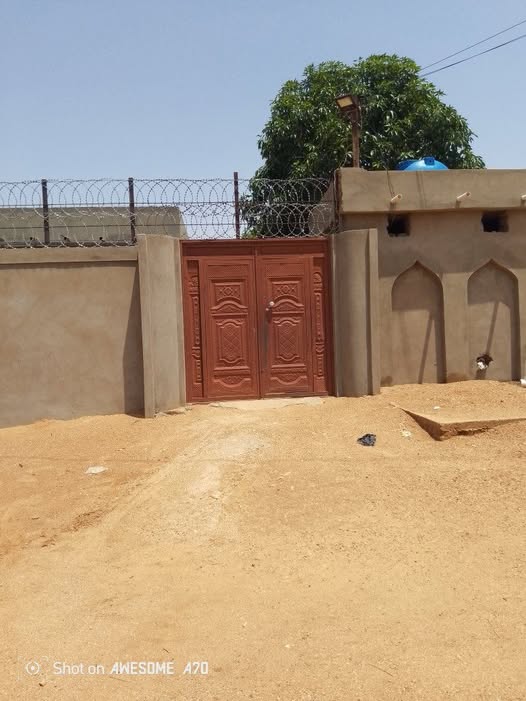 بيت للبيع - الأبيض - كريمة