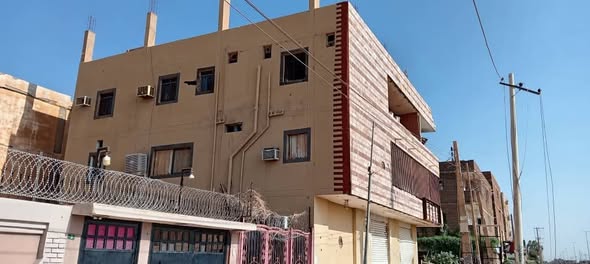 Building for sale — 2