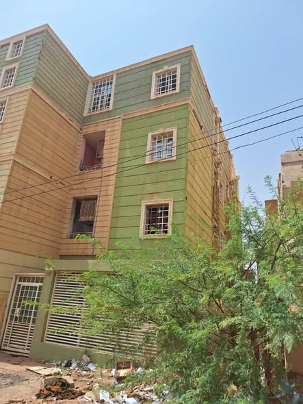Building for sale — 4