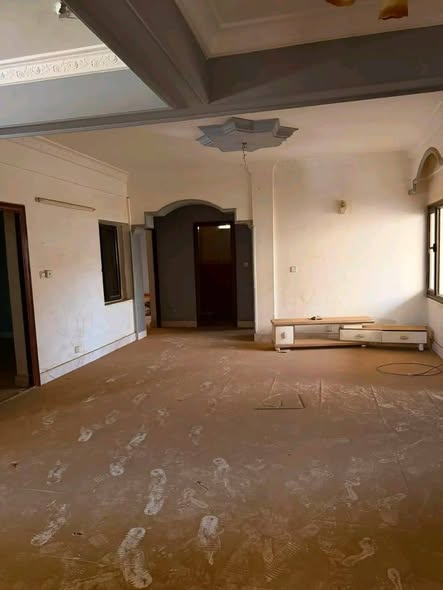 Building for sale — 2
