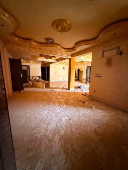 Building for sale — 3