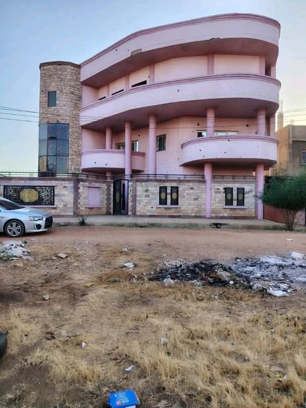 Building for sale — 2