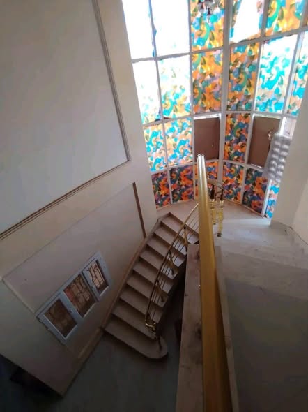 Building for sale — 4