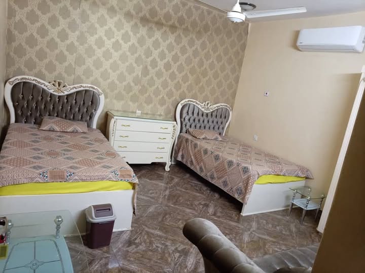 بيت للإيجار - الأبيض