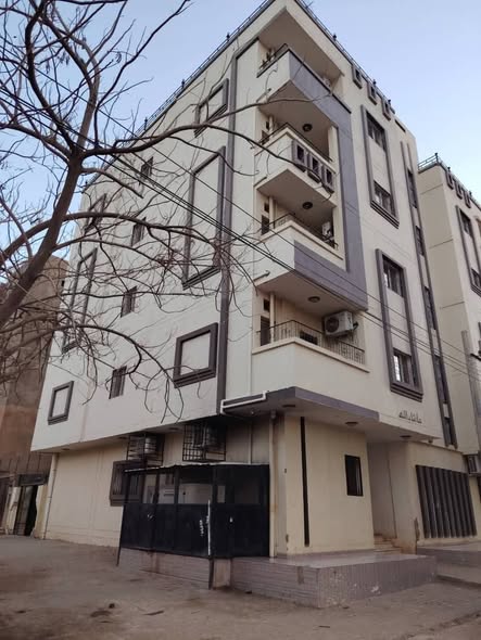 Building for sale — 4